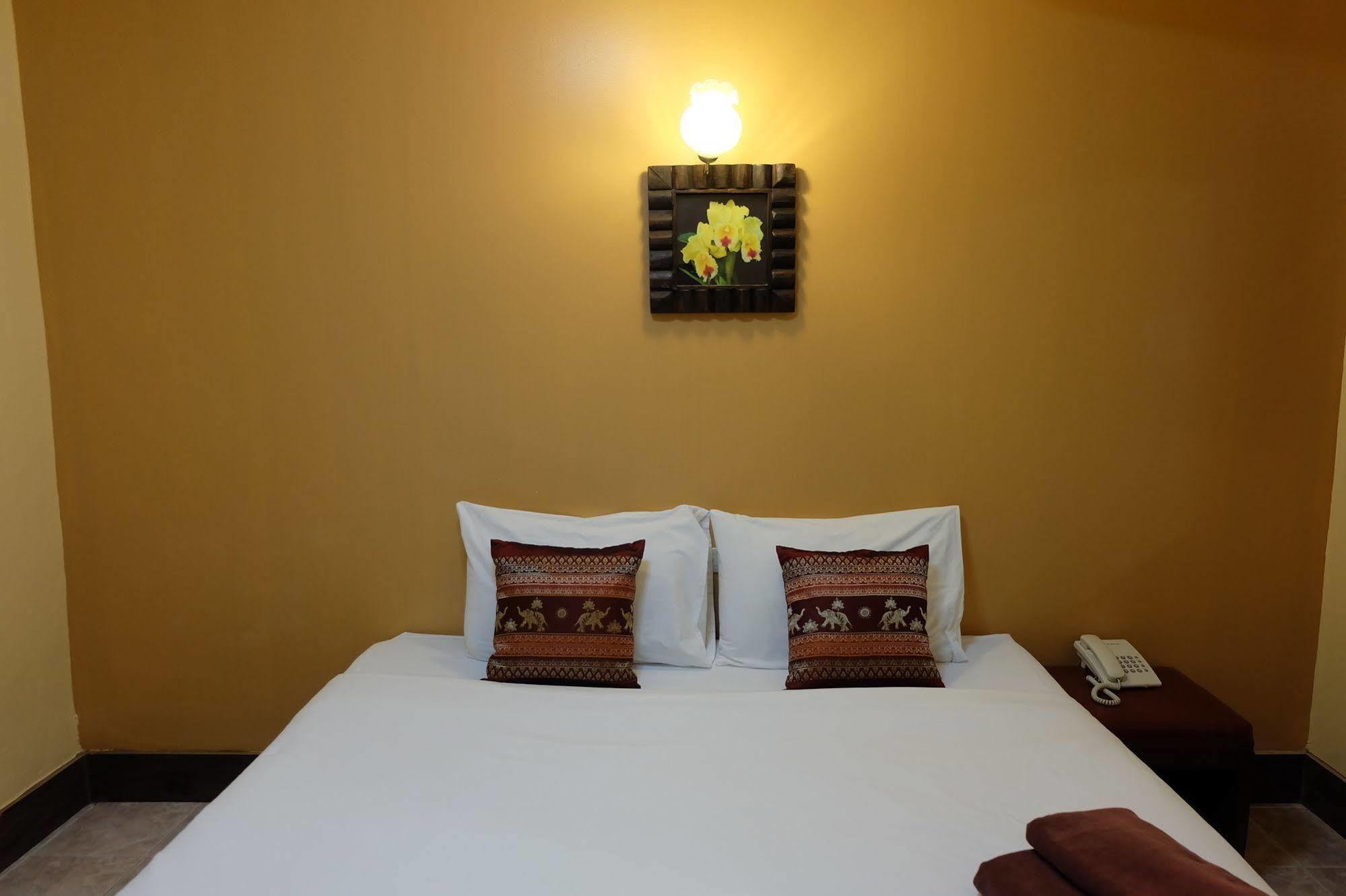 Thai Cozy House - SHA certified Bangkok Zewnętrze zdjęcie